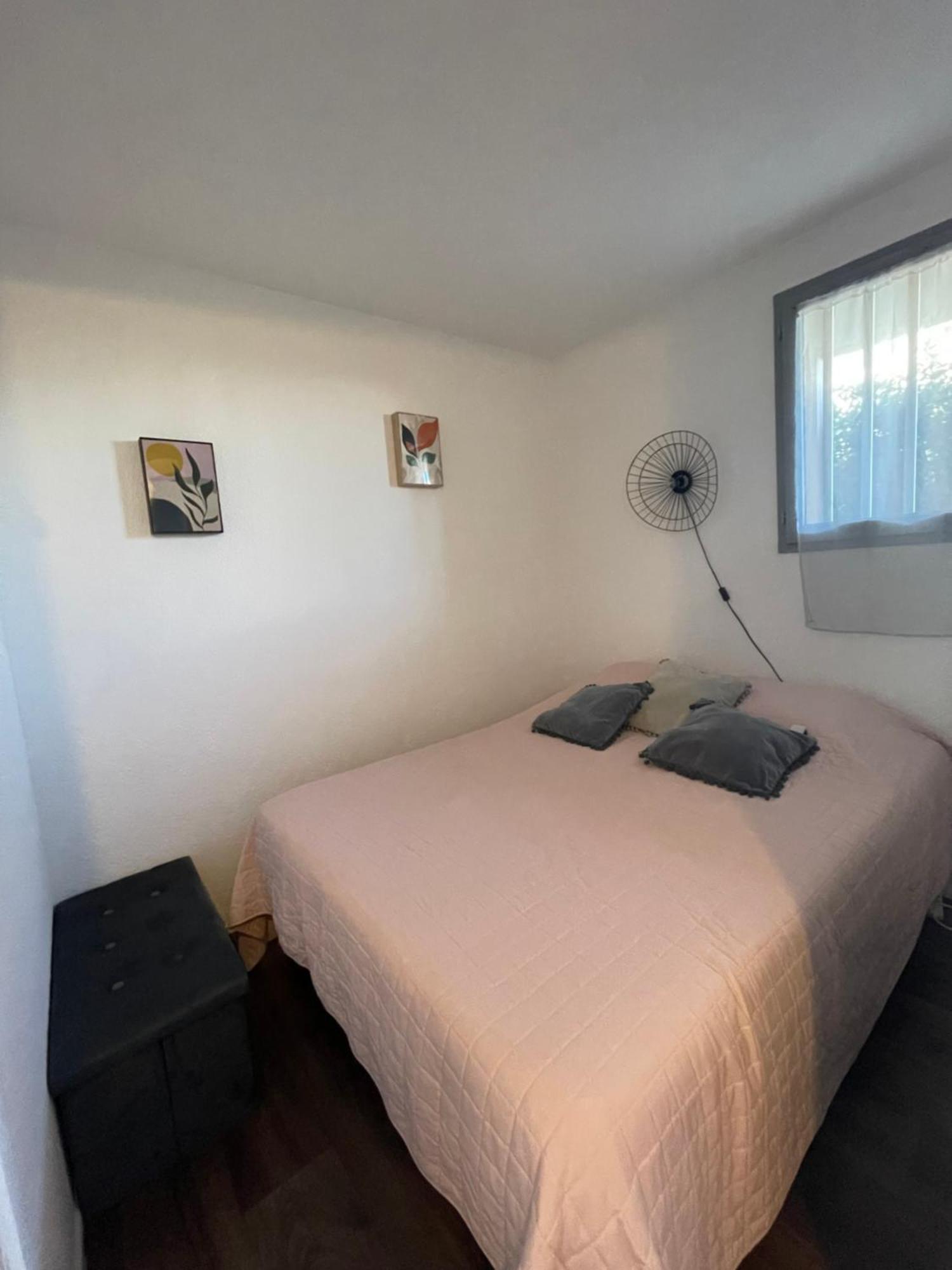 Parenthese Au Bord De L'Eau Apartment Port-la-Nouvelle Luaran gambar